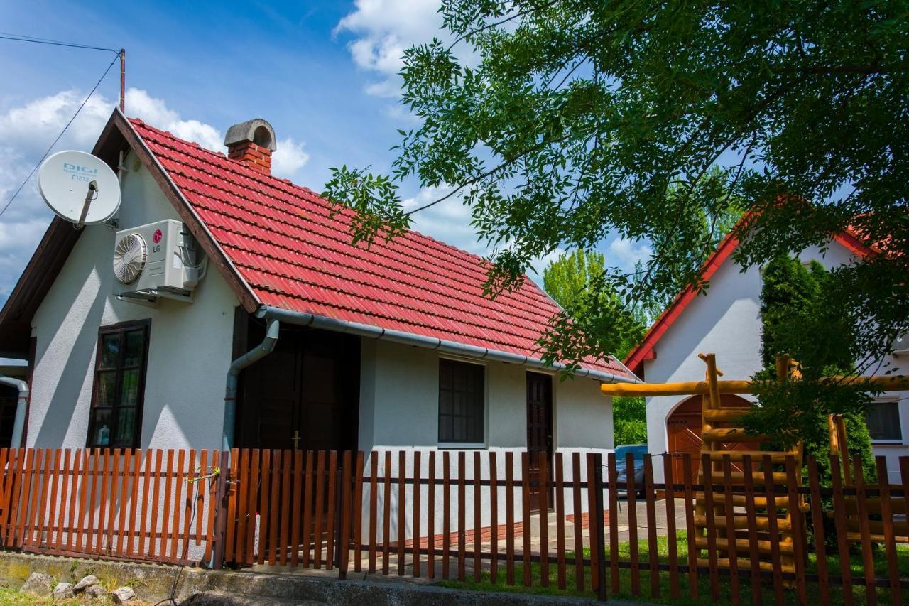 Apartament Huszar Vendeghaz Orvenyes Zewnętrze zdjęcie