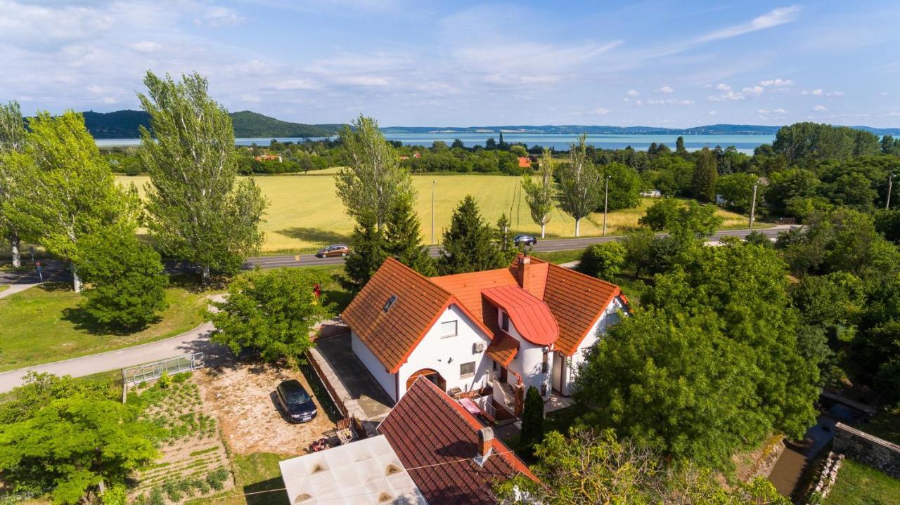 Apartament Huszar Vendeghaz Orvenyes Zewnętrze zdjęcie