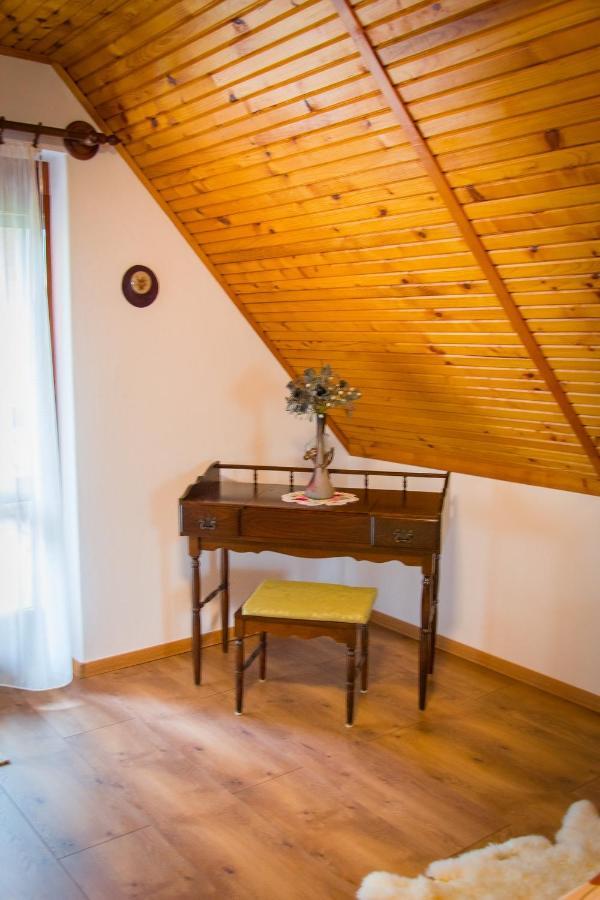 Apartament Huszar Vendeghaz Orvenyes Zewnętrze zdjęcie