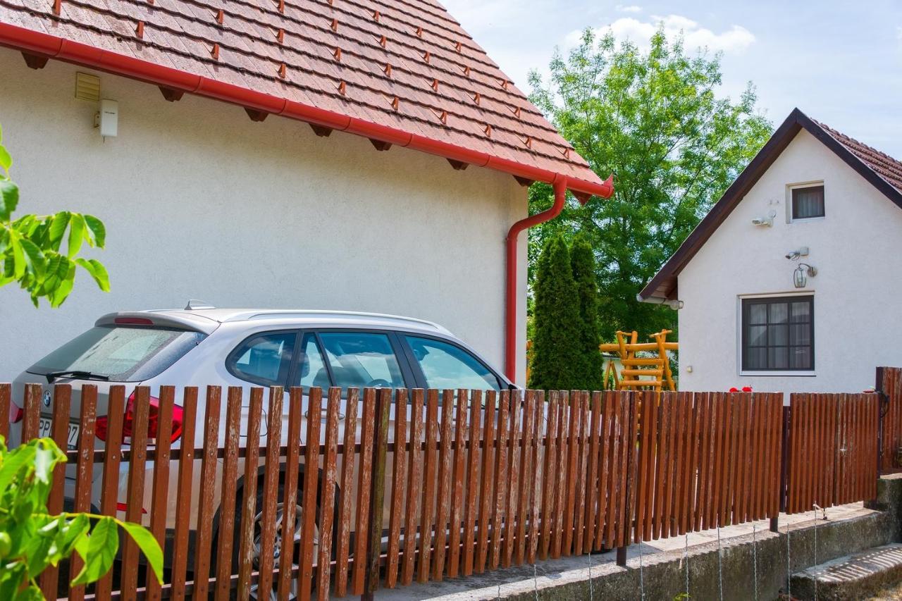 Apartament Huszar Vendeghaz Orvenyes Zewnętrze zdjęcie
