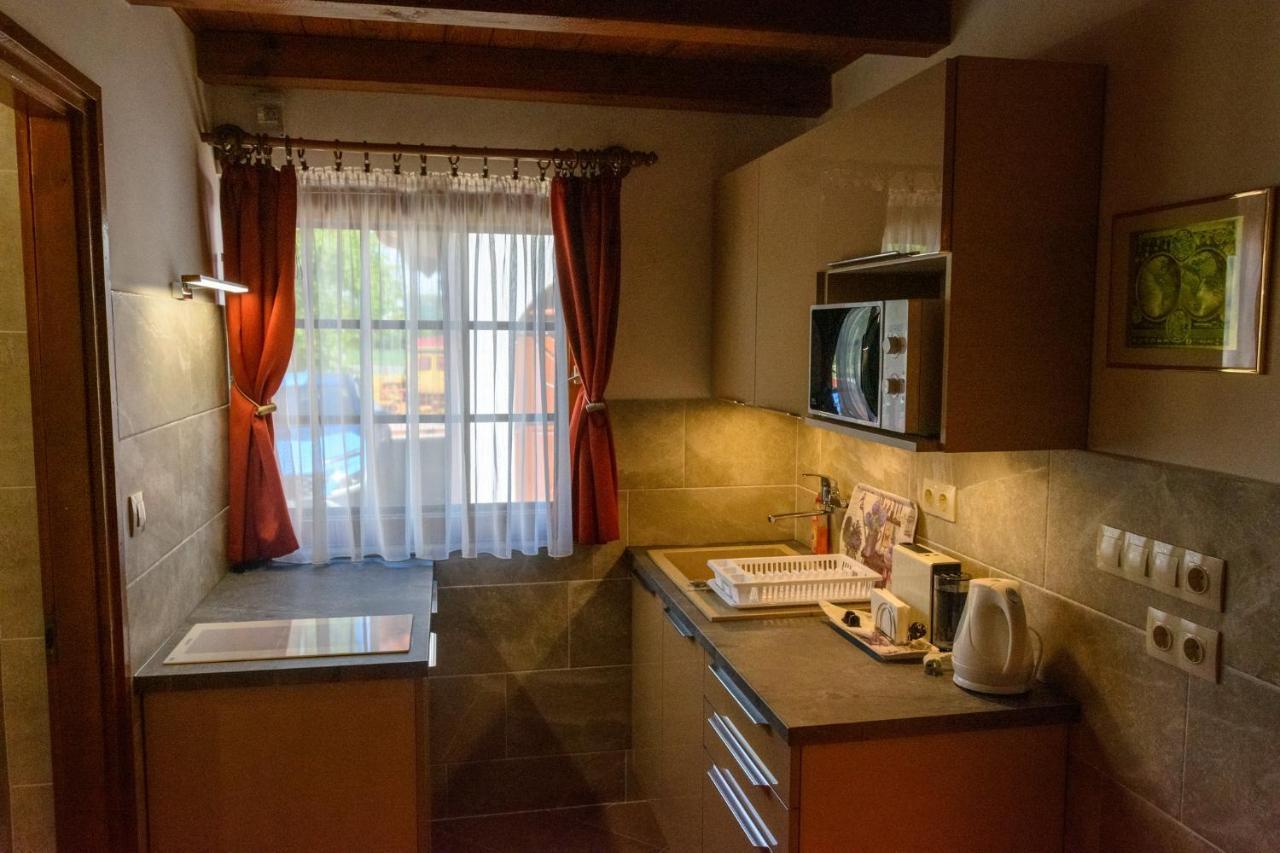 Apartament Huszar Vendeghaz Orvenyes Zewnętrze zdjęcie