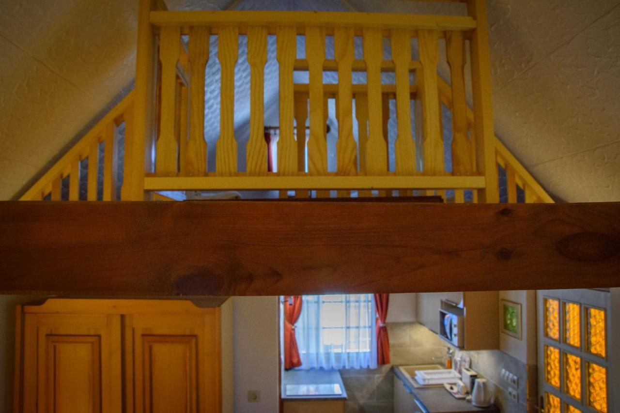 Apartament Huszar Vendeghaz Orvenyes Zewnętrze zdjęcie