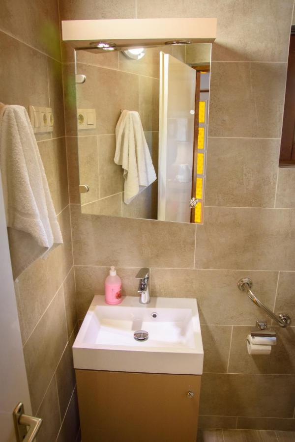 Apartament Huszar Vendeghaz Orvenyes Zewnętrze zdjęcie